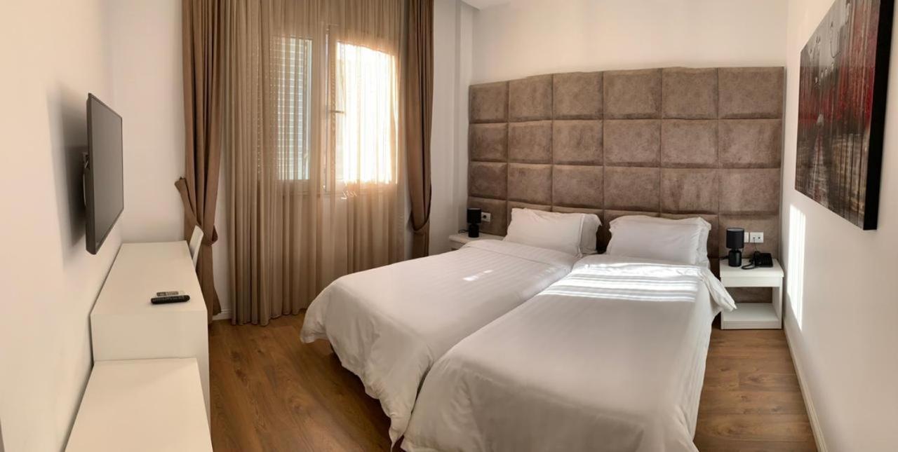 Ramel Hotel Tirana Kültér fotó